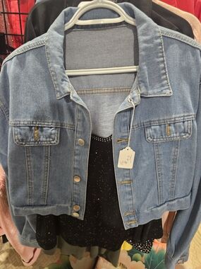 Light Wash Denim Crop Jacket - Blue